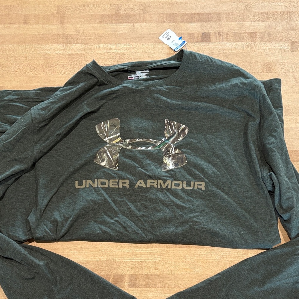 Under Armour Men's Dark Green Long Sleeve Tee